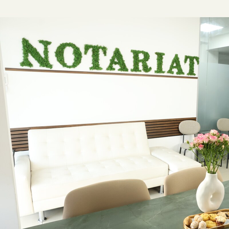 Interior birou notarial NotariX, zona de așteptare