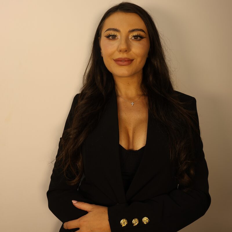 Notar Afumați Stănescu Eliza-Gabriela — portret profesional, birou NotariX