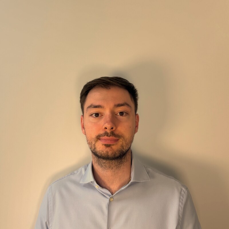 Notar Afumați Crețu Fabian Eduard — portret studio, birou NotariX